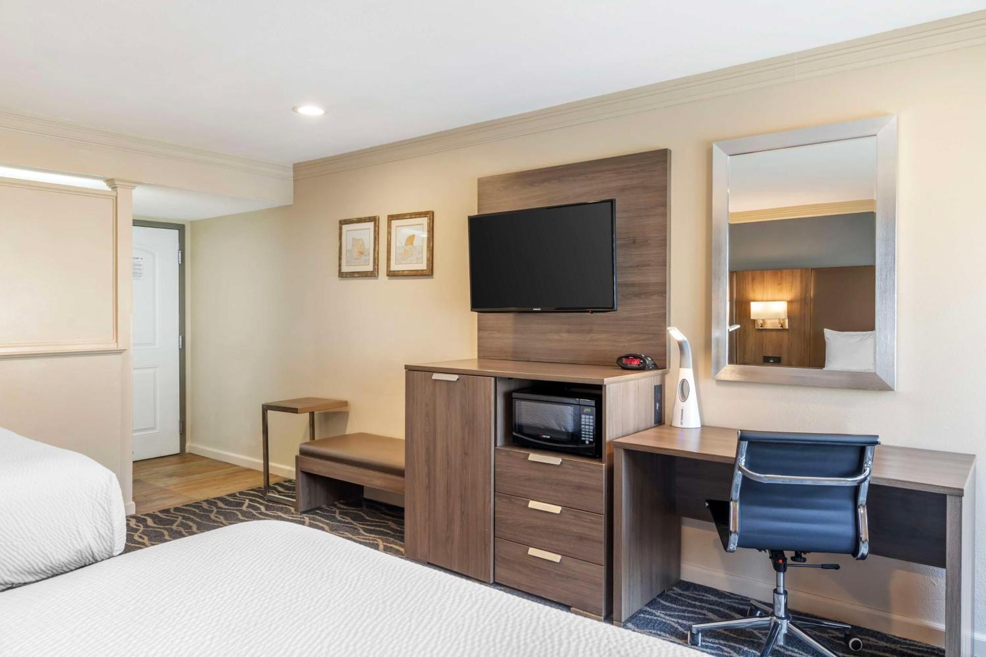 Best Western Plus Hill House Бейкърсфийлд Екстериор снимка