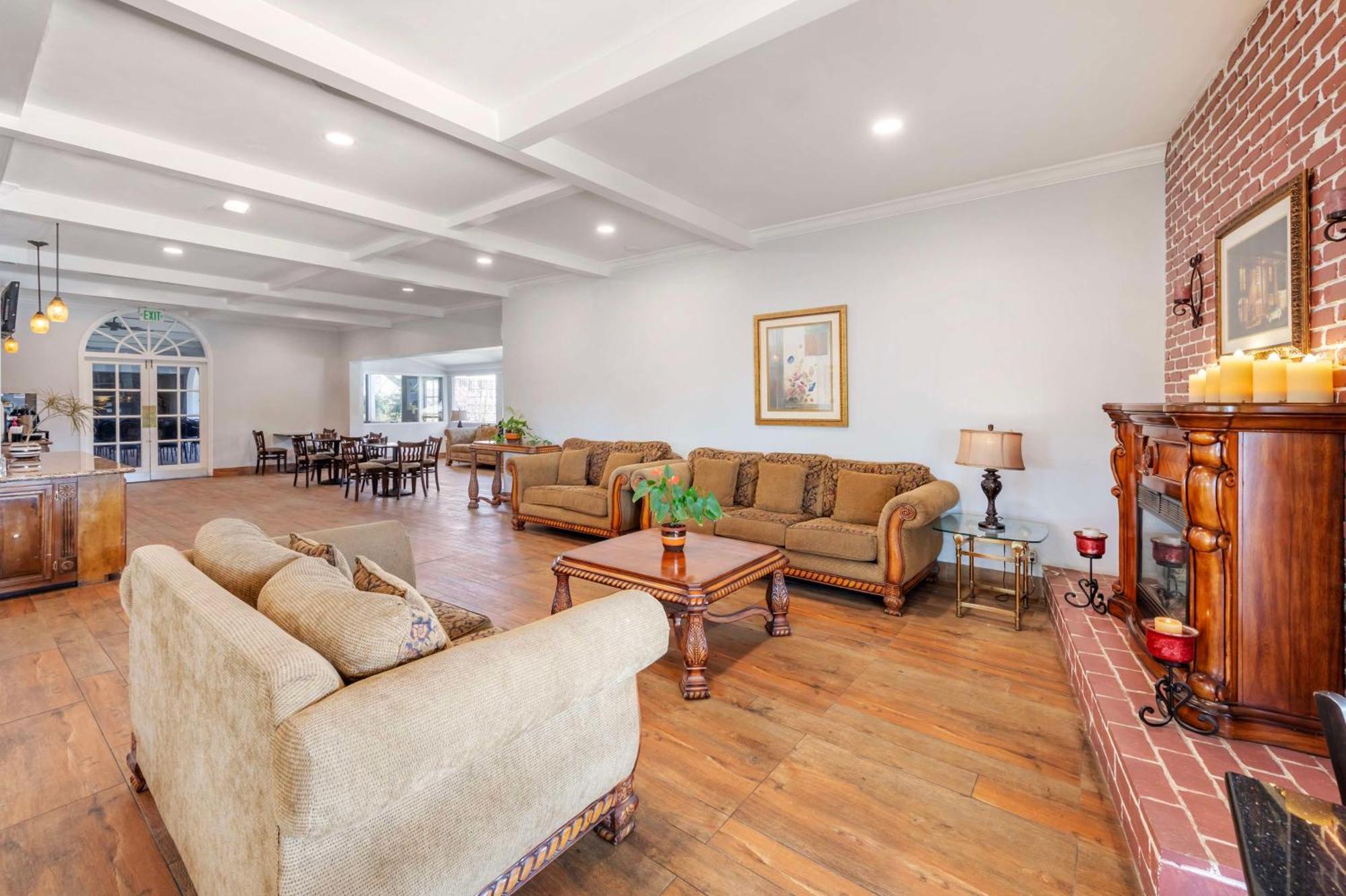 Best Western Plus Hill House Бейкърсфийлд Екстериор снимка
